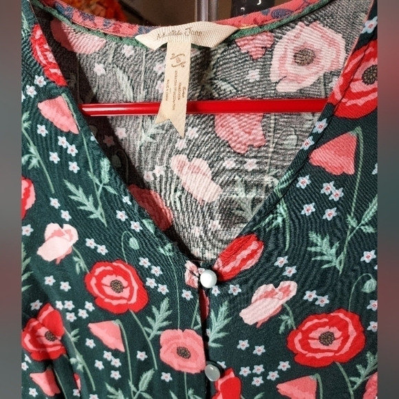 Floral Green Women's Top - Picture 6 of 11